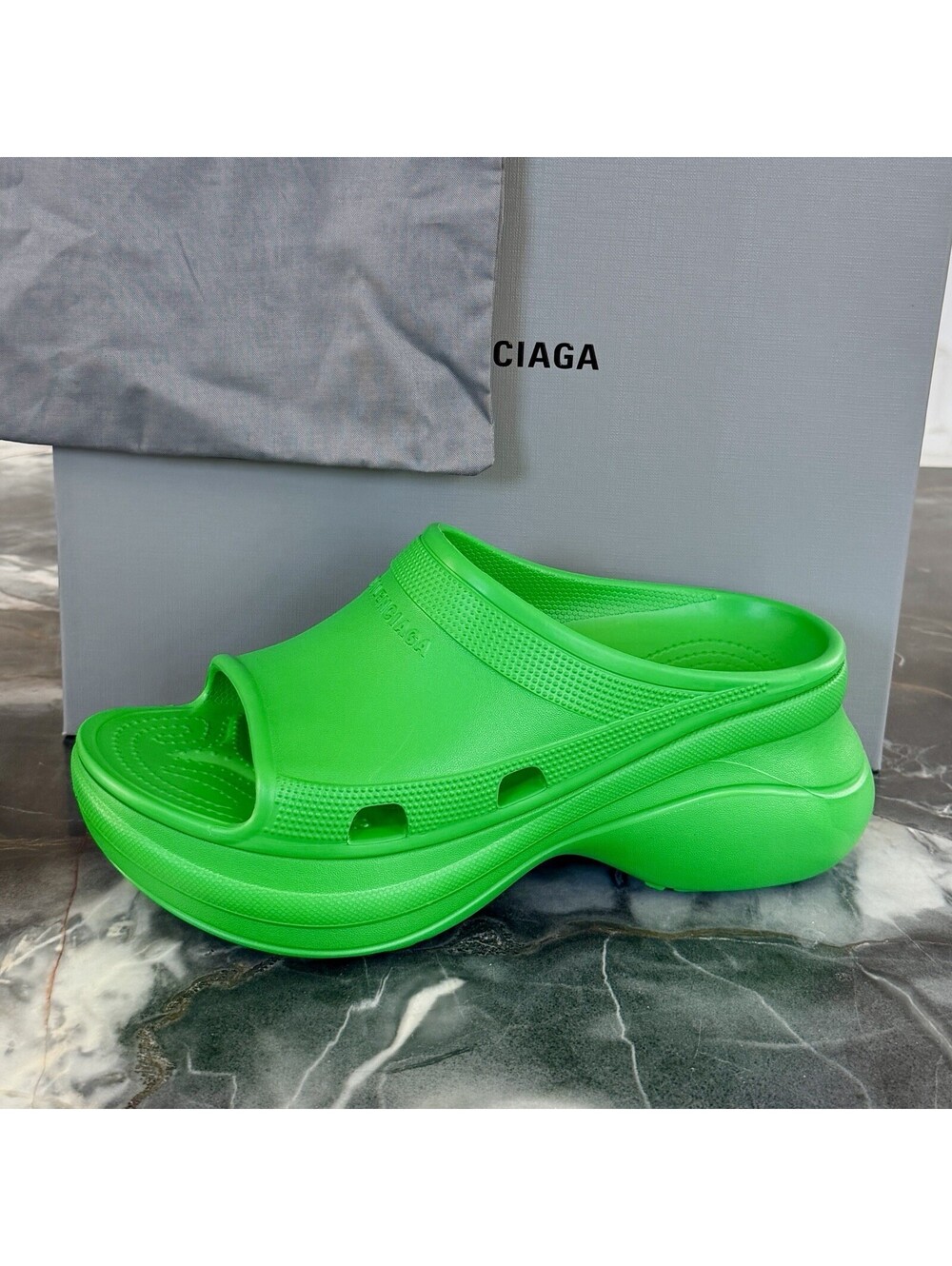 NIB $625 Balenciaga X Crocs Green Pool Slide Sandals Sneaker Designer 42/9